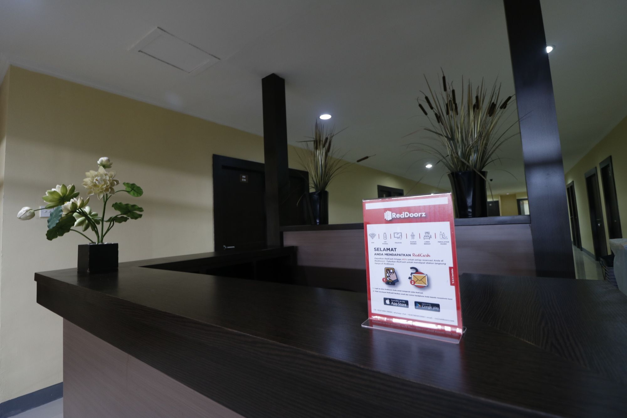 Готель Reddoorz Near Itc Cempaka Mas Джакарта Екстер'єр фото